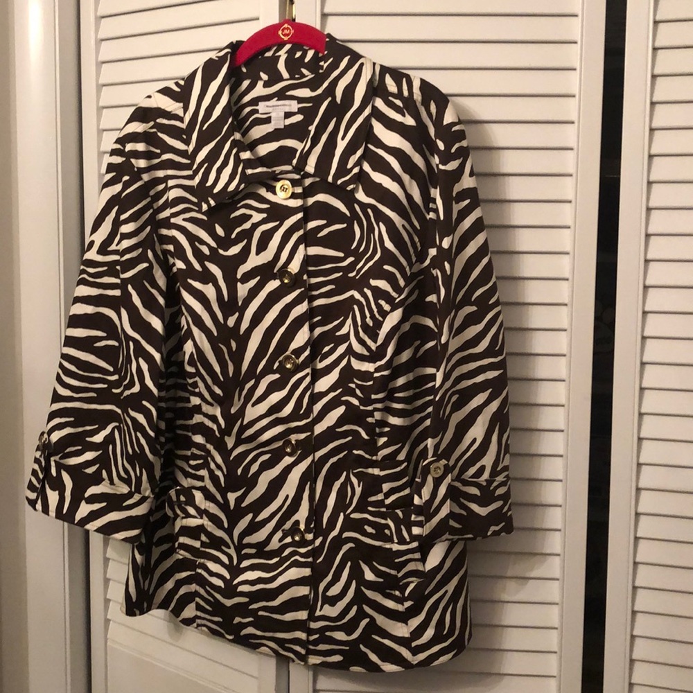 Nice brown/tan 3/4 sleeves jacket